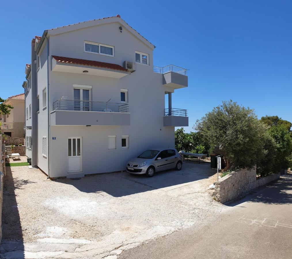 Apartments With A Parking Space Bilo, Primosten - 12870 Exterior foto